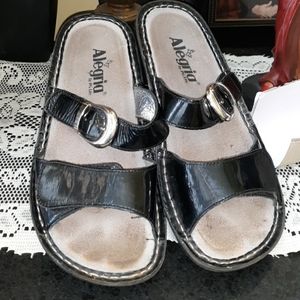 Algeria black sandals